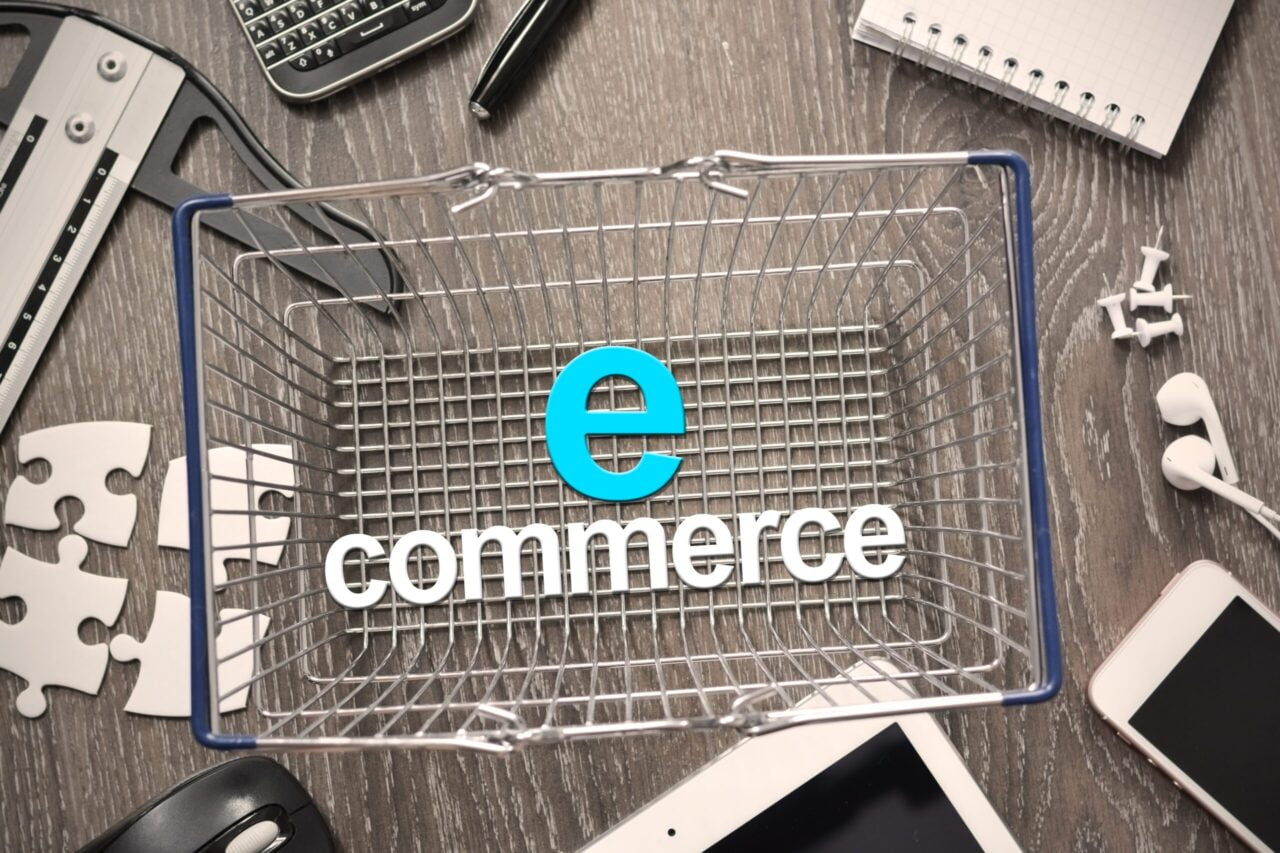 e-commerce concept with shopping cart